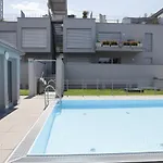 Yellow Flower Apartment With Pool - 5 Min To Lake